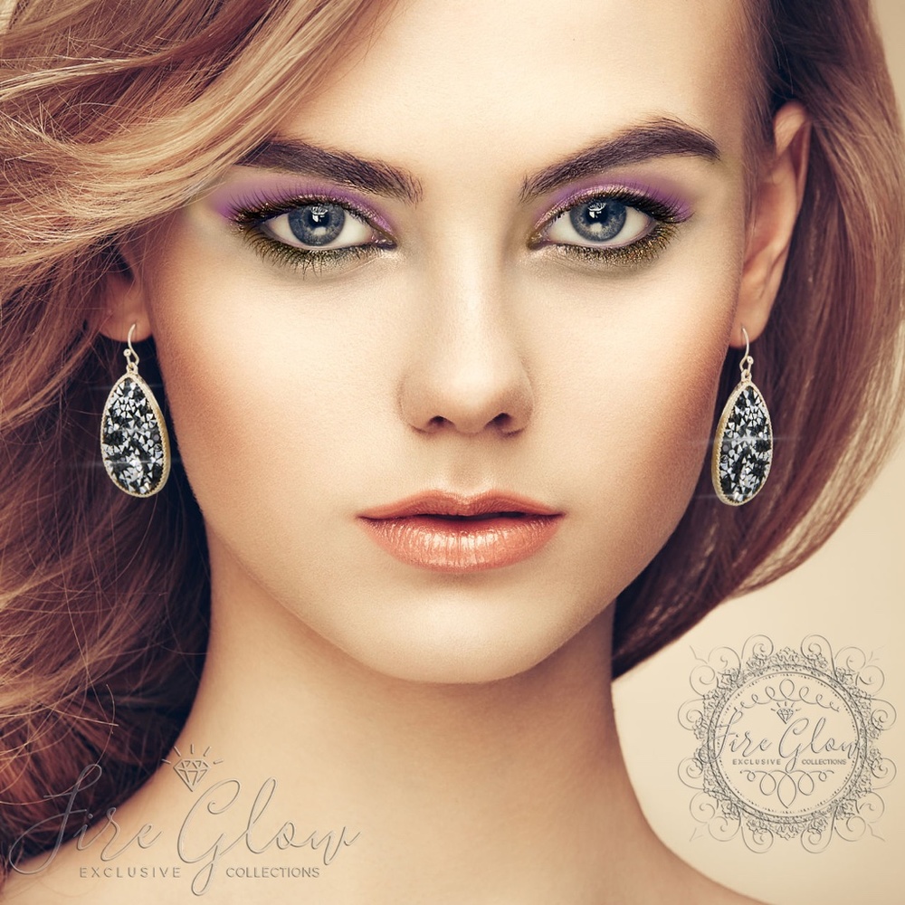 Teardrop Rose Gold Rhinestone Earrings - Picture 7 of 8